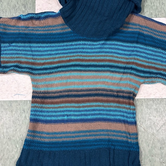 Derek Heart Teal and Tan Striped Sweater short sleeve - Picture 1 of 2